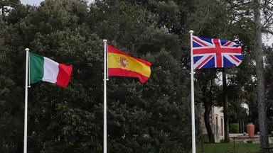 意大利西班牙语伟大的英国旗帜挥舞着波兰慢运动拍摄英格兰西班牙意大利国家国旗